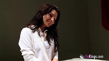 Porno tinere flocoase si bune de pula ia muie si fac xxx