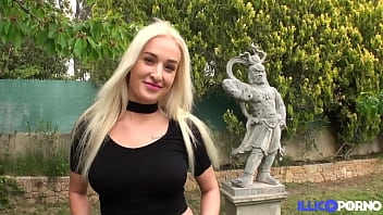 Curve blonde timisoara le place sa se futa in natura